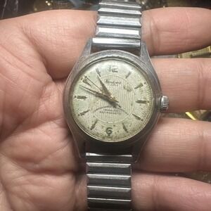 Vintage Vendome 17 Jewels Manual Wind Mens Watch 34MM Swiss Made Runs But Stops
